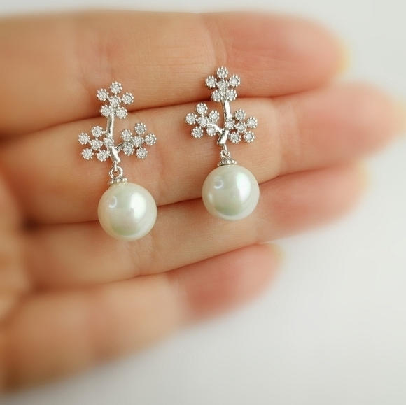 Forget me Not Flower and Pearl earrings 🆕 - Picture 4 of 6